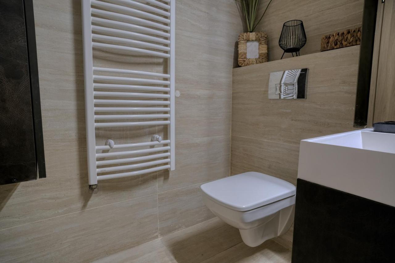 Central Luxury Apartment With City View Брашов Екстер'єр фото